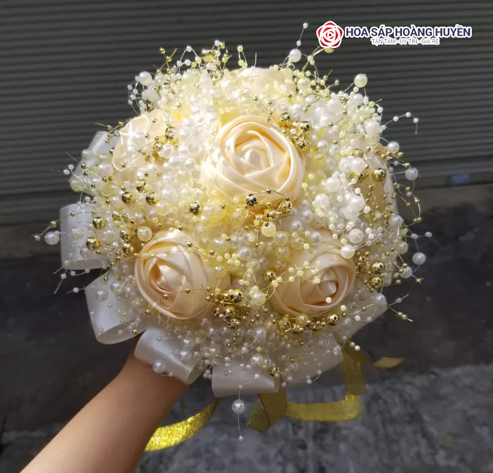 Bó hoa cưới cầm tay cô dâu hạt cườm ngọc trai (2)
