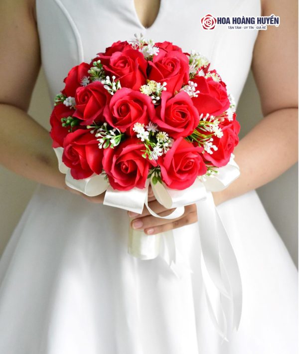 hoa cầm tay cô dâu sáp đỏ (3)