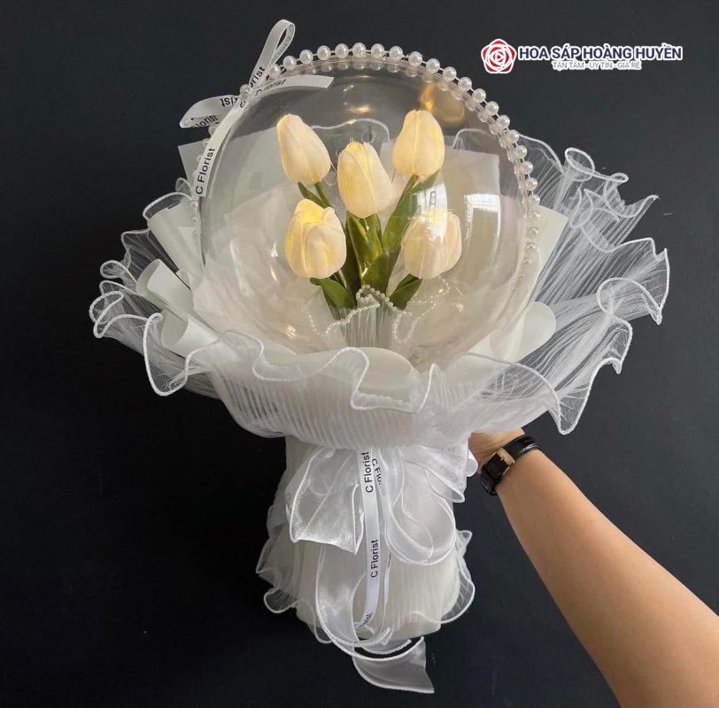 294368463_2718528968280268_7311723023076602584_n-812x800-1 hoa tuylip kèm bóng mika