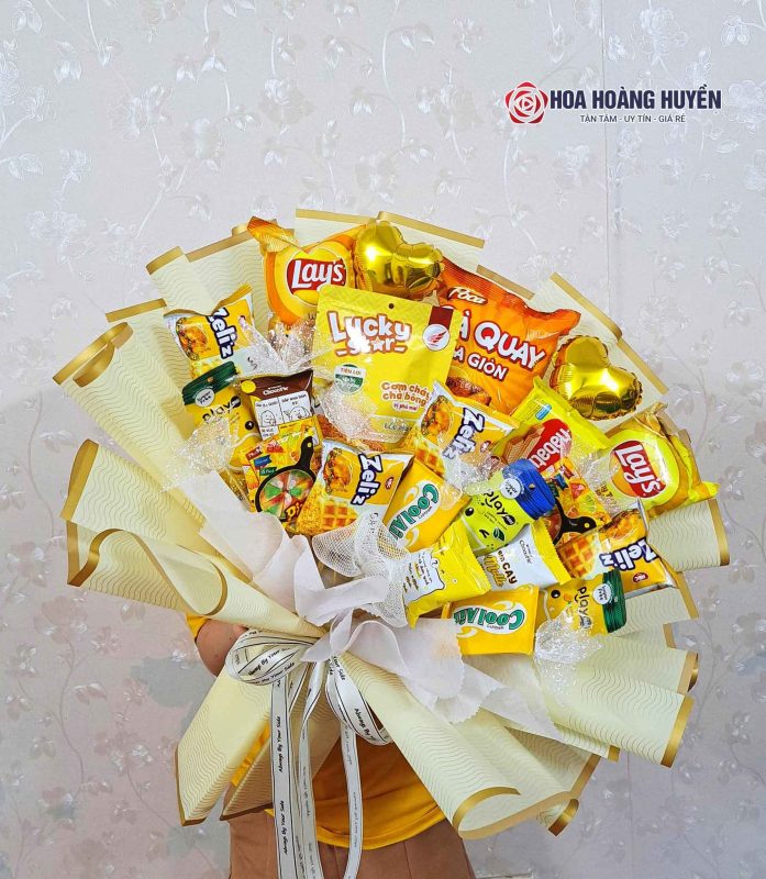 bó hoa bánh kẹo màu vàng