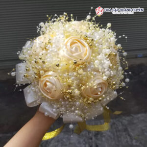 Bó hoa cưới cầm tay cô dâu hạt cườm ngọc trai (2)