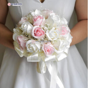 bó hoa cưới hoa hồng sáp