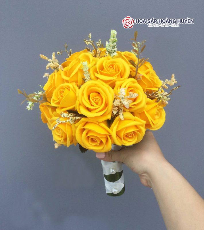 bó hoa cưới hoa hồng sáp vàng