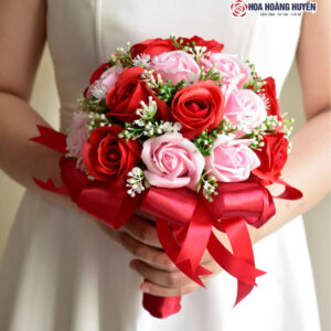 bó hoa cưới mix màu
