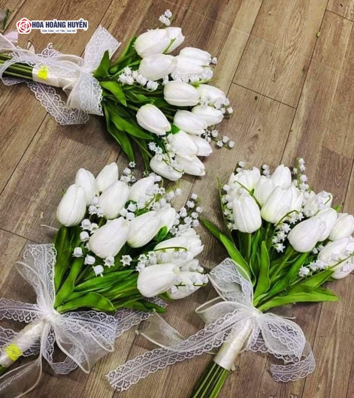 bo-hoa-cuoi-tulip-gia-2-711x800-1 Bó hoa cưới tulip giả