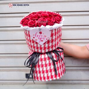 Bó hoa sáp để bàn bọc vải