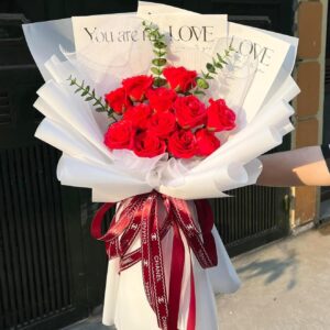 Bó hoa sáp đỏ -Yêu đời