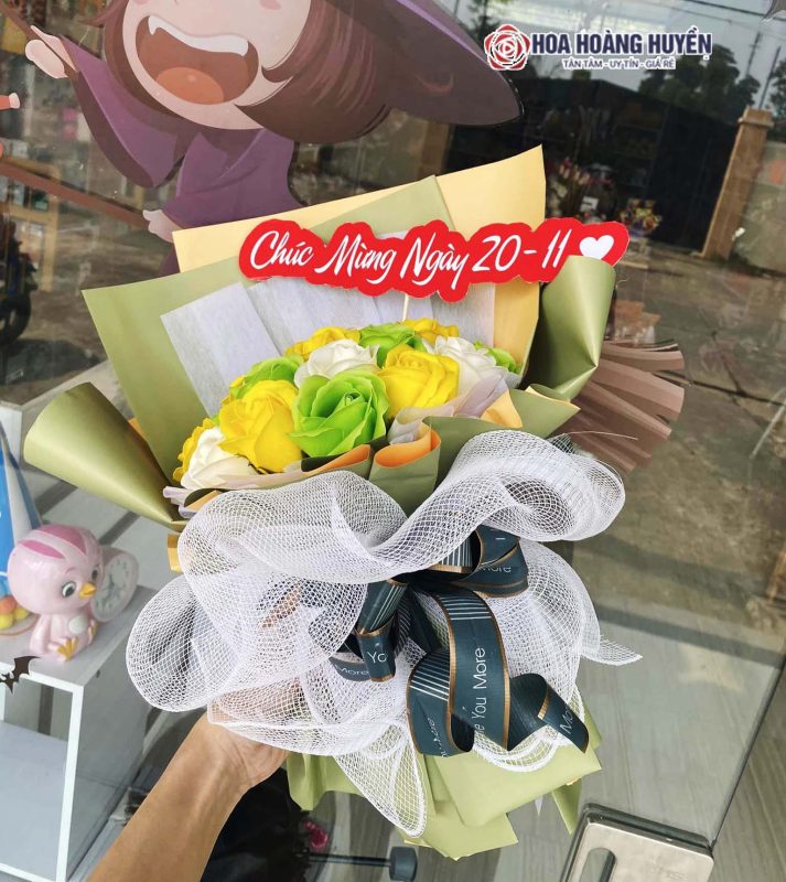 bó hoa sáp tặng cô