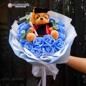bó hoa tốt nghiệp kèm gấu