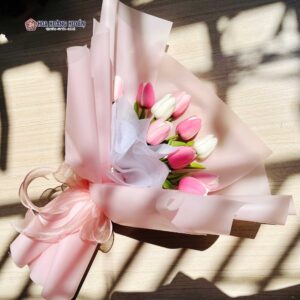 Bó hoa tulip giả -Gặp em đúng lúc