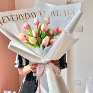 Bó hoa tulip giả đẹp