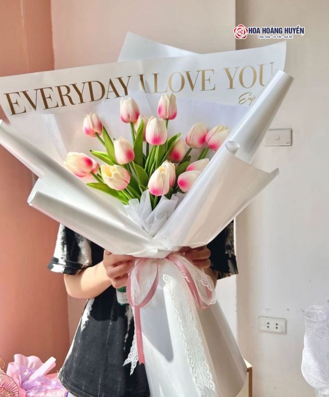 Bó hoa tulip giả đẹp