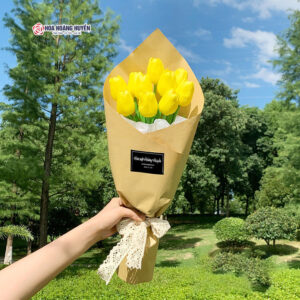 bó hoa tulip giả vàng