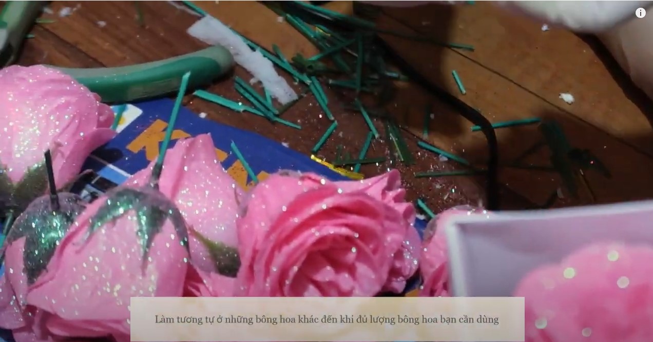 cam-tre-vao-bong-hoa cắm tre vào bông hoa