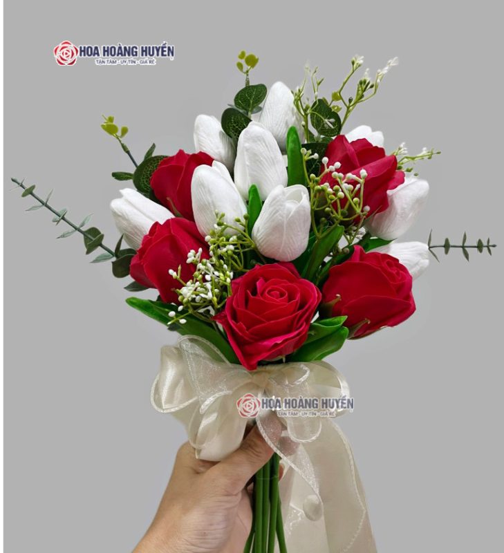 hoa cưới cẩm tay giả