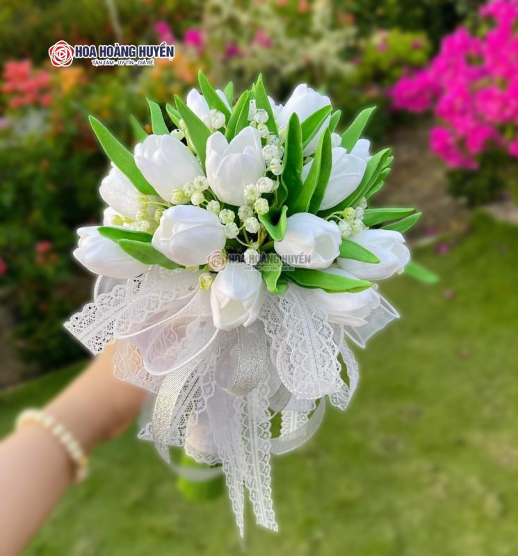 hoa-cuoi-cam-tay-tulip-gia-745x800-1 hoa cưới cầm tay tulip giả