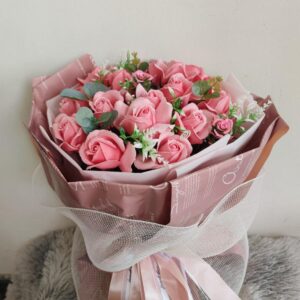 Bó hoa hồng sáp (Anh sẽ đón em)