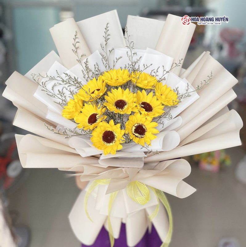 Bó 10 bông hoa hướng dương sáp thơm mừng tốt nghiệp