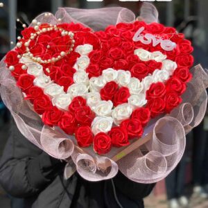 Hoa sáp trái tim chữ VỢ