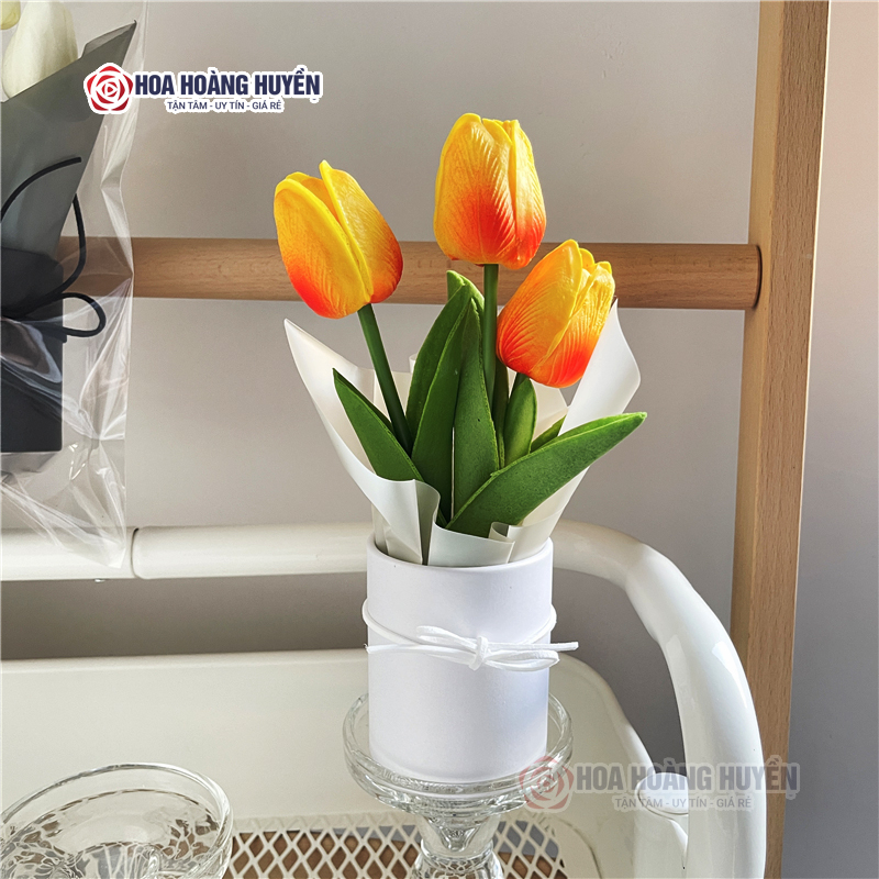hoa tulip giả để bàn decor (2)