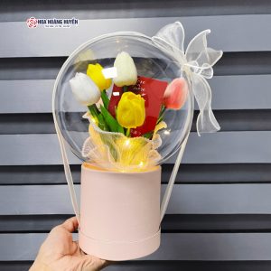 hộp hoa tulip để bàn trang trí
