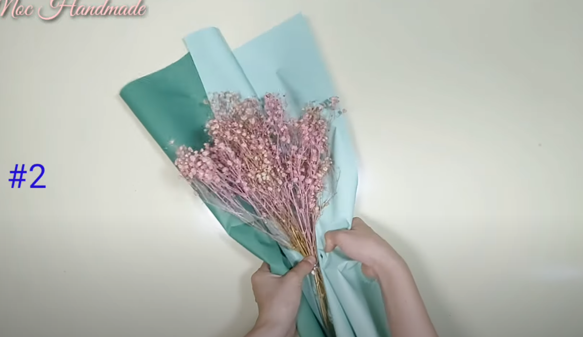 xếp giấy gói hoa