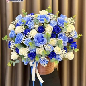 Lẵng hoa sáp màu xanh dương